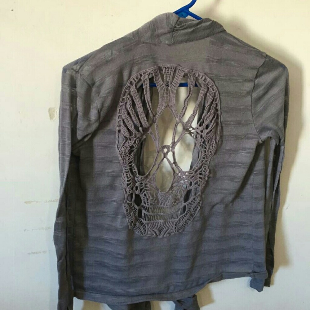 Skull throw - Picture 2 of 2
